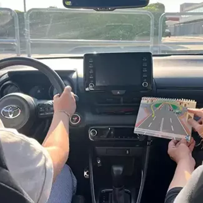 Obtingues el teu permís de conduir per a cotxe automàtic amb Autoescola A 14