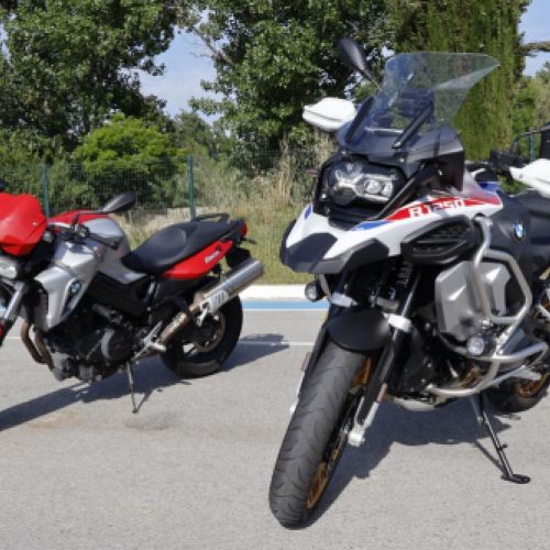 Motos de Autoescuela A 14 para formación en Palau solità i Plegamans